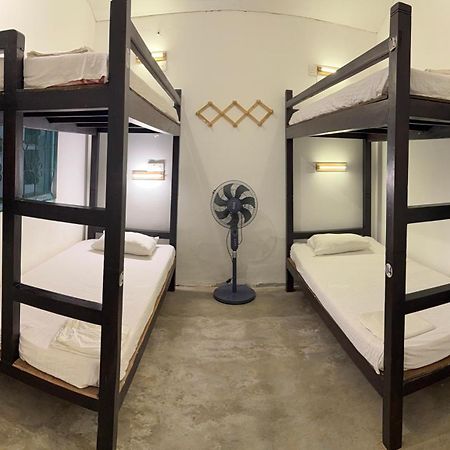 Auberge de jeunesse Bunk 15 Hiriketiya à Dikwella Extérieur photo