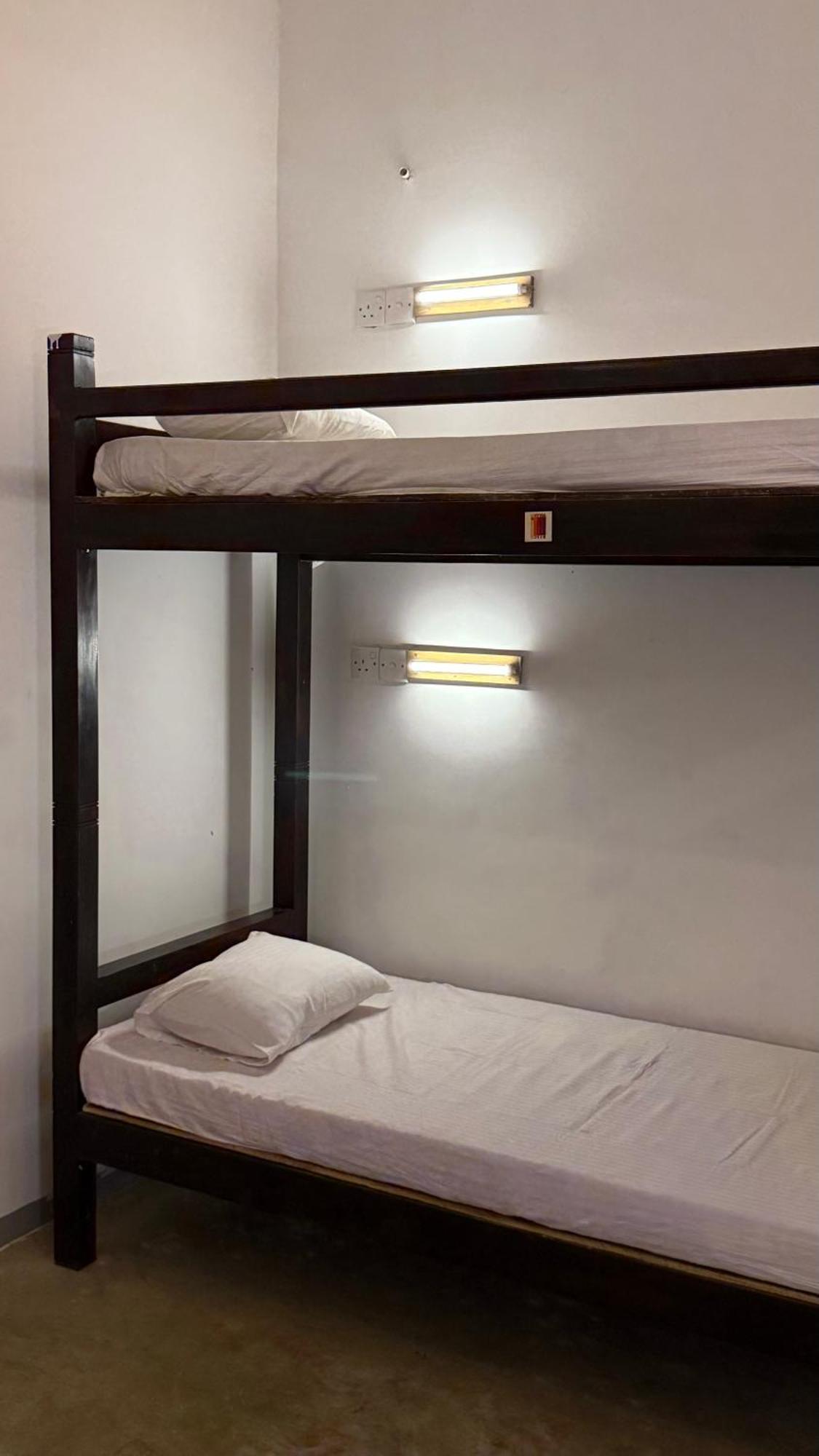 Auberge de jeunesse Bunk 15 Hiriketiya à Dikwella Extérieur photo