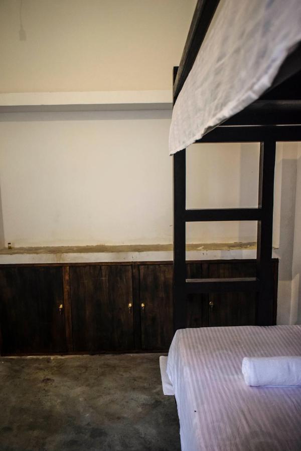 Auberge de jeunesse Bunk 15 Hiriketiya à Dikwella Extérieur photo