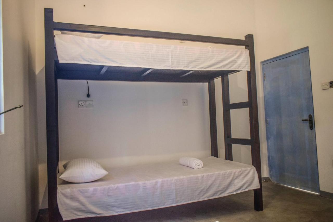 Auberge de jeunesse Bunk 15 Hiriketiya à Dikwella Extérieur photo