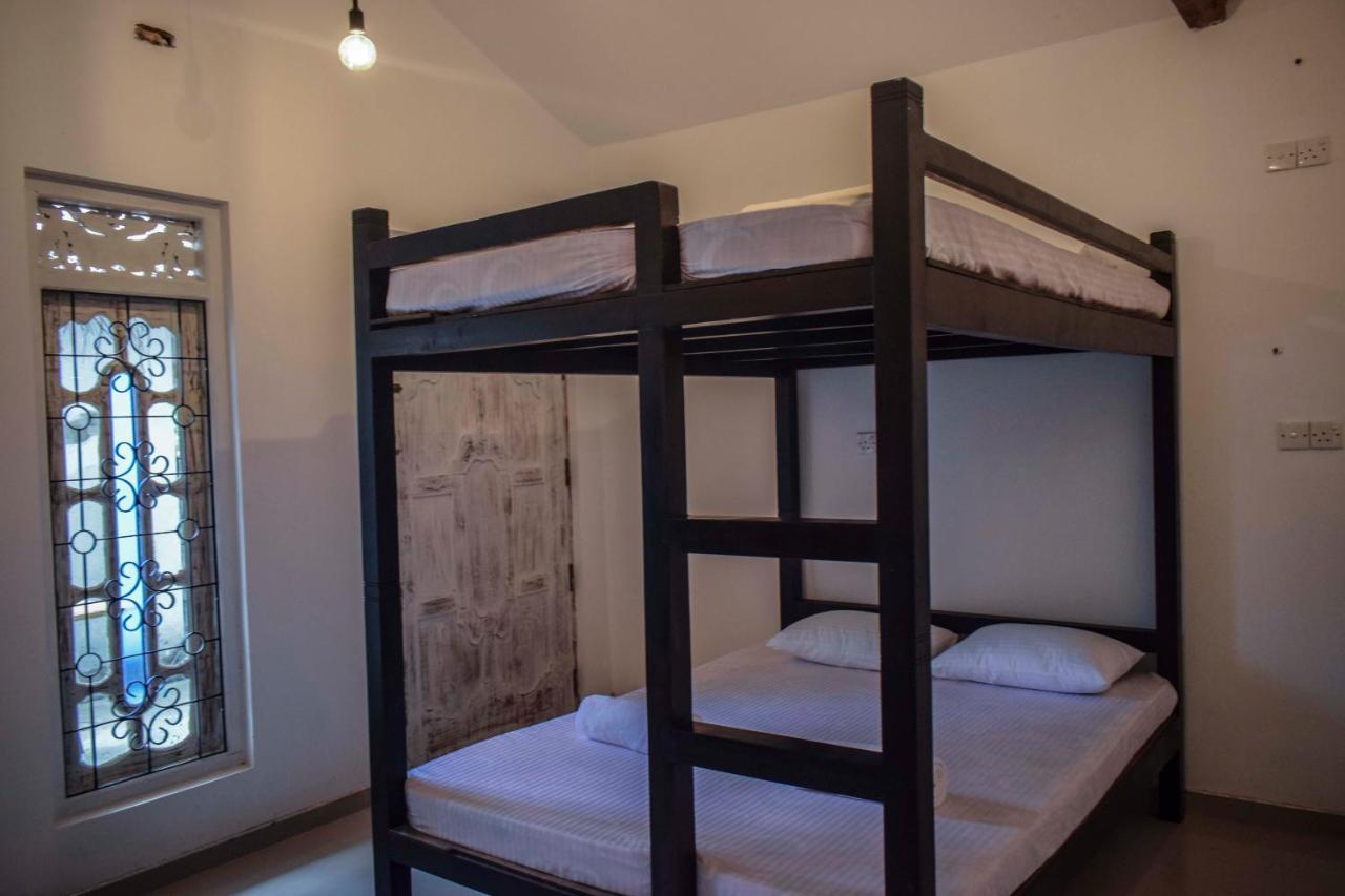 Auberge de jeunesse Bunk 15 Hiriketiya à Dikwella Extérieur photo